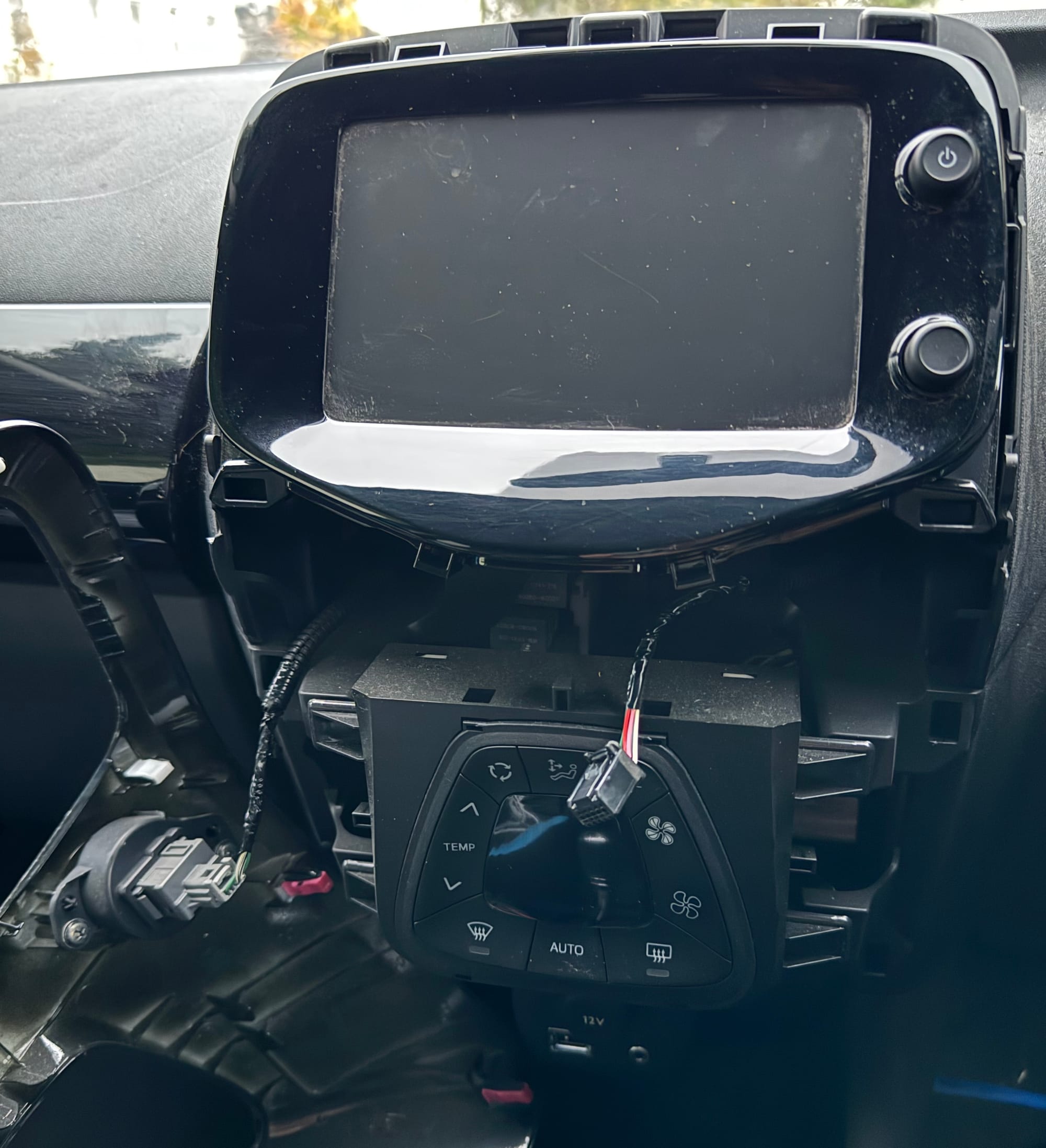 Toyota Aygo Front console removed